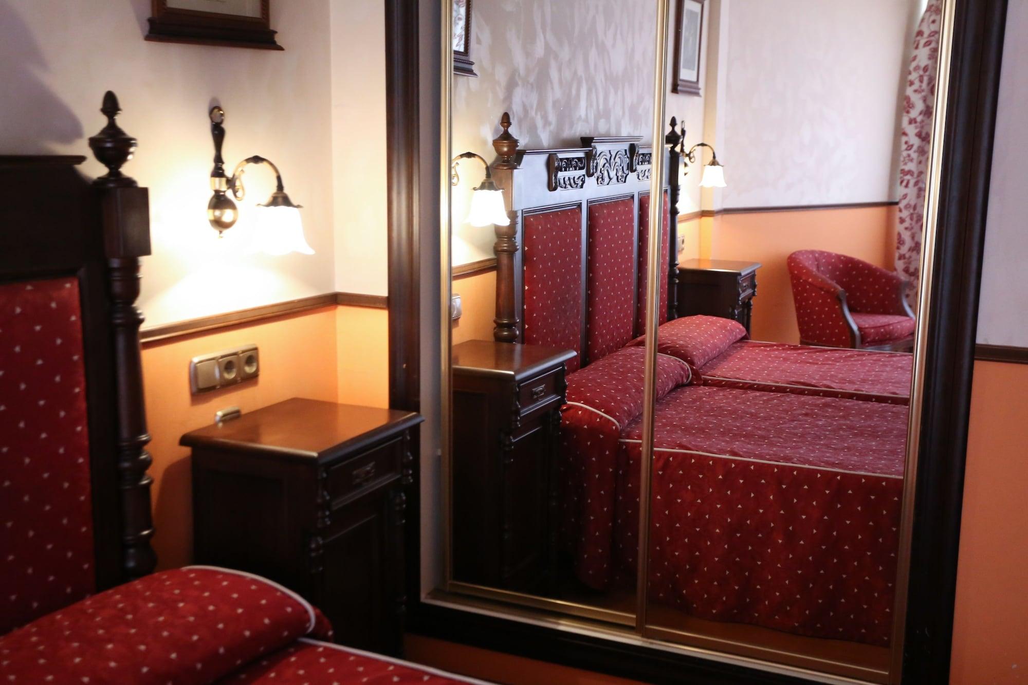 Hotel El Cisne サラゴサ エクステリア 写真