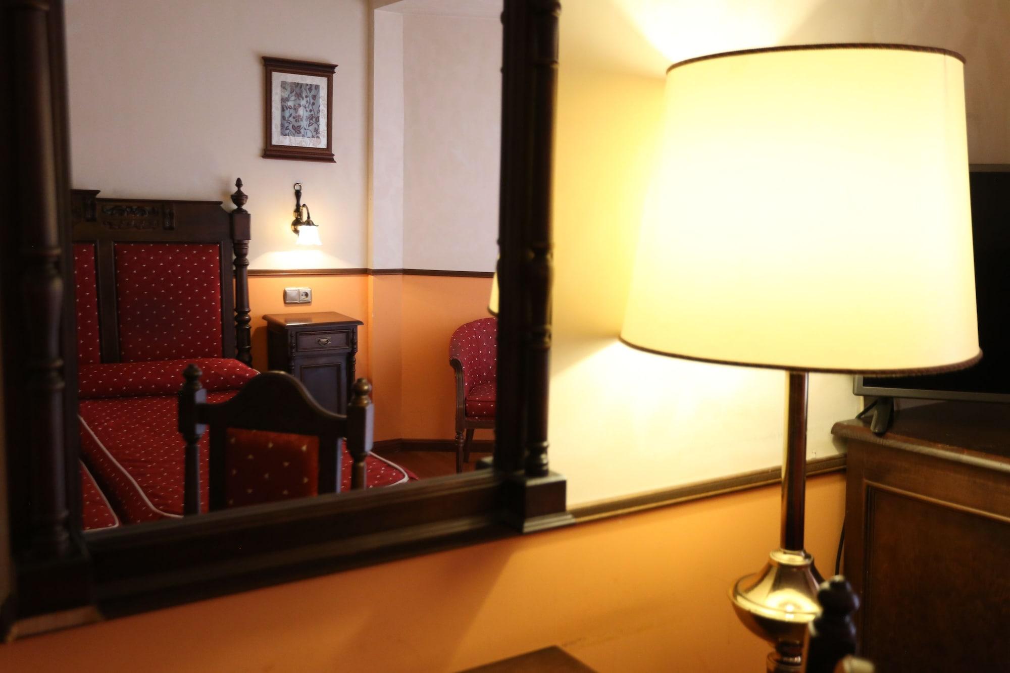 Hotel El Cisne サラゴサ エクステリア 写真
