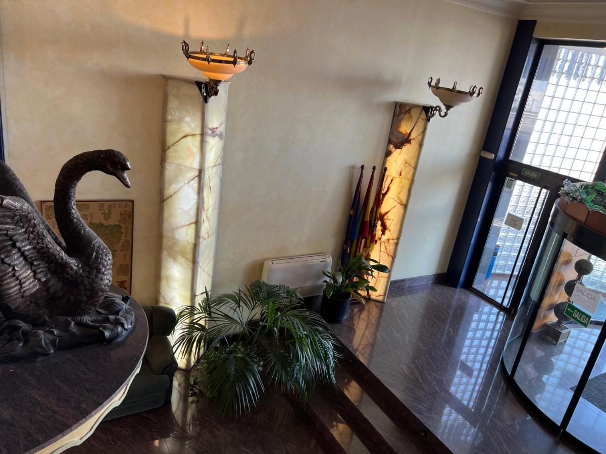 Hotel El Cisne サラゴサ エクステリア 写真