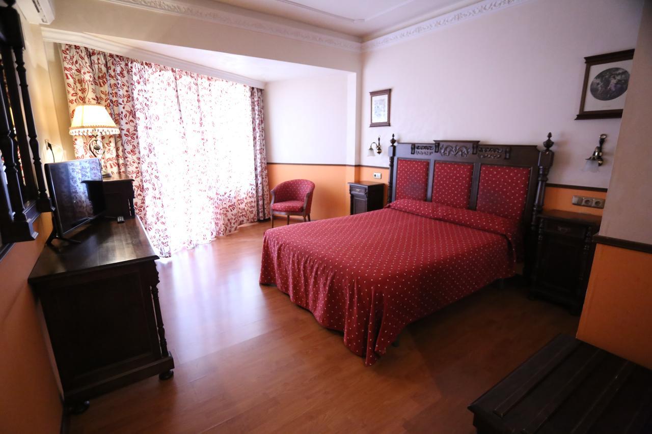 Hotel El Cisne サラゴサ エクステリア 写真