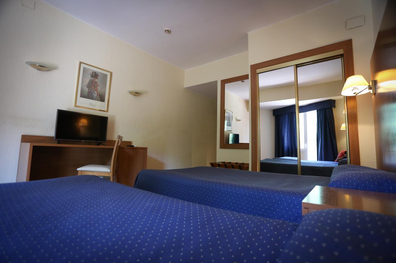 Hotel El Cisne サラゴサ エクステリア 写真